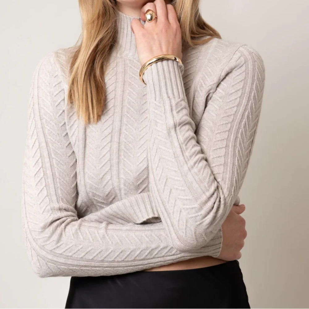 Cyrus Cream Cable Knit Mock Neck Cropped Sweater Women’s Medium